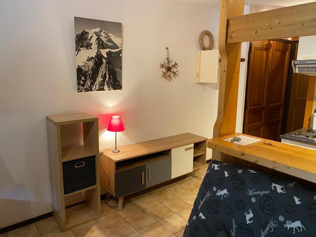 155 Piste Dans Mon Canape Châtel Exterior foto